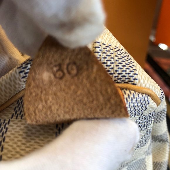 Louis Vuitton Damier Azur 30 Speedy - Picture 8 of 12